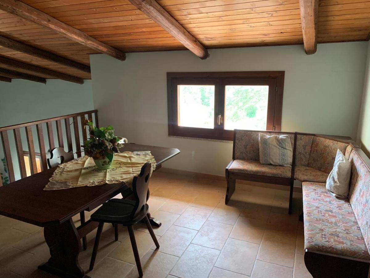 Agriturismo Terra Noas Villaurbana Exteriör bild